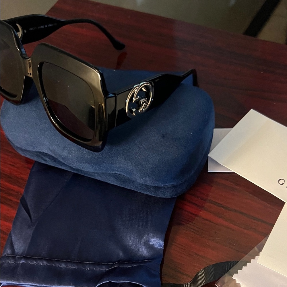 Authentic Gucci Glossy Black Square Sunglasses with Silver Double G